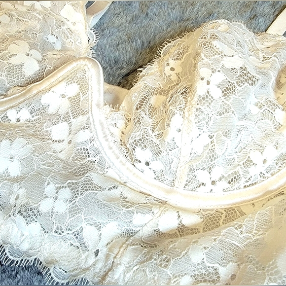 Victoria's Secret Dream Angels 34D Ivory Floral Lace Longline Bra - Picture 4 of 8